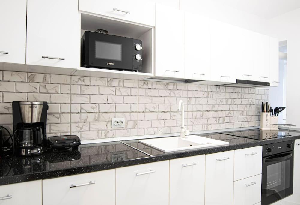 Ultra Central Luxury 3Br 2Bath Apt & Amazing Views Bukarest Exterior foto